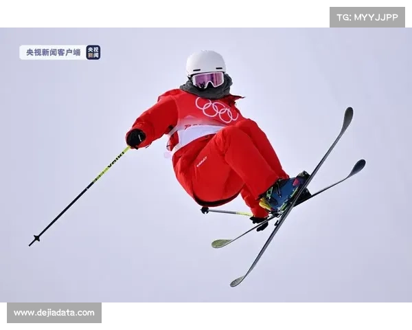 中国选手李方慧自由式滑雪U型场地技巧世锦赛摘银，与冠军差距仅0.5分